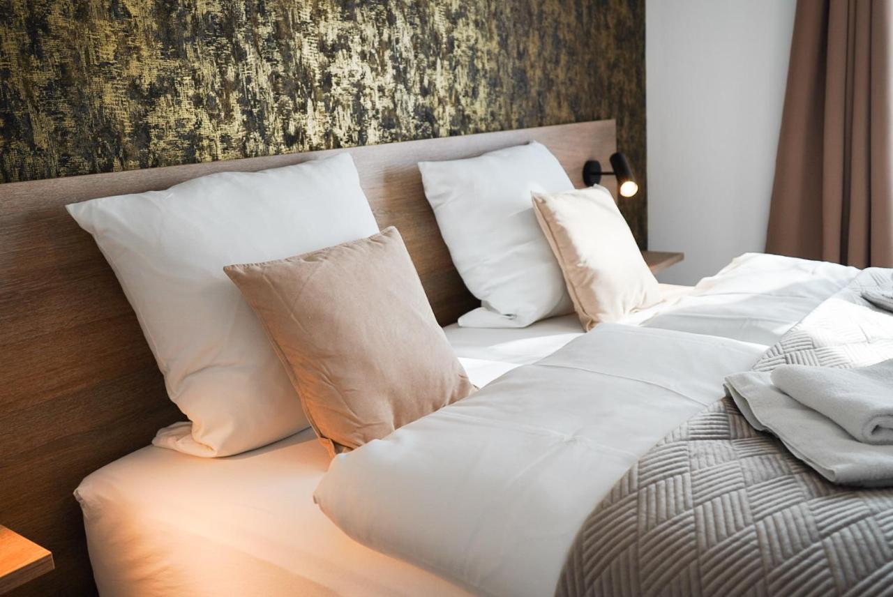 Gaestehaus Wuerzburg 24H Estenfeld ภายนอก รูปภาพ