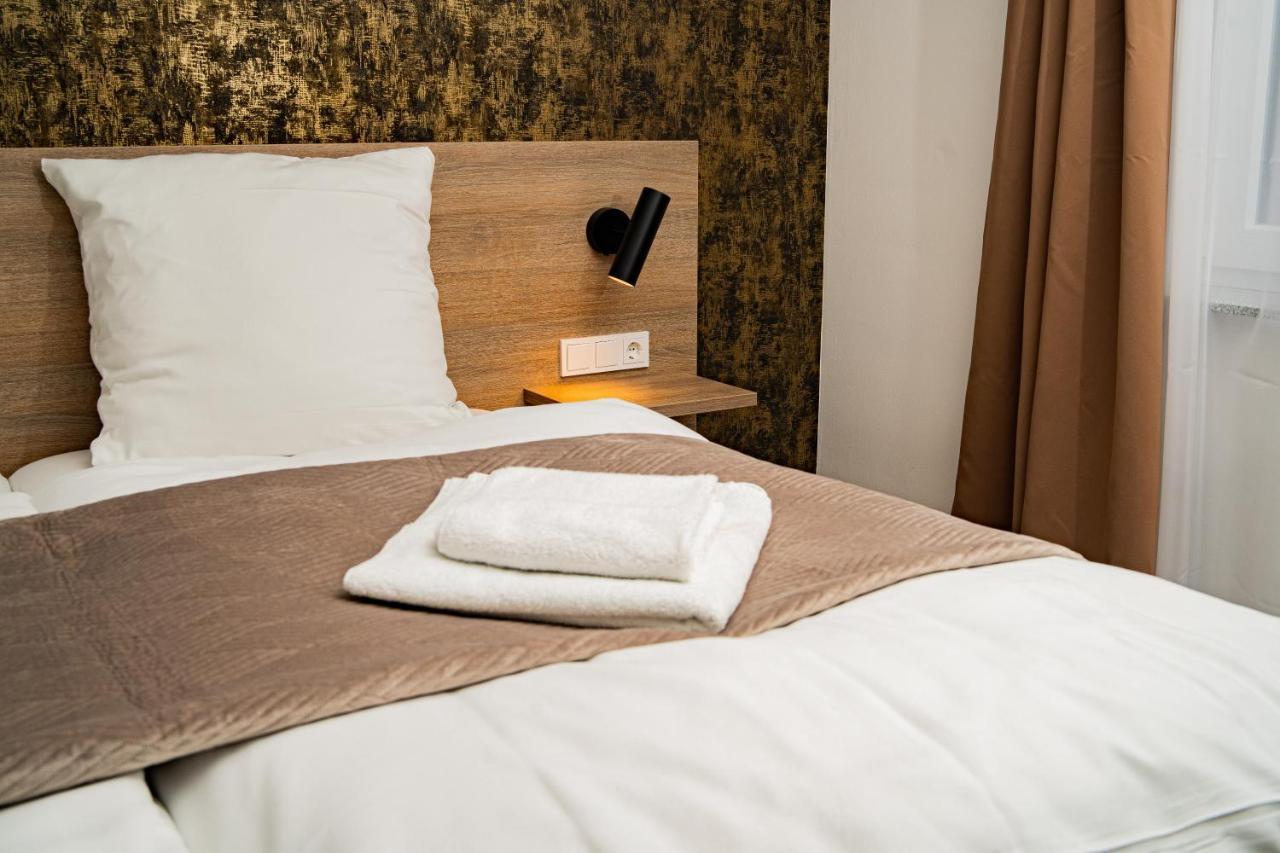 Gaestehaus Wuerzburg 24H Estenfeld ภายนอก รูปภาพ
