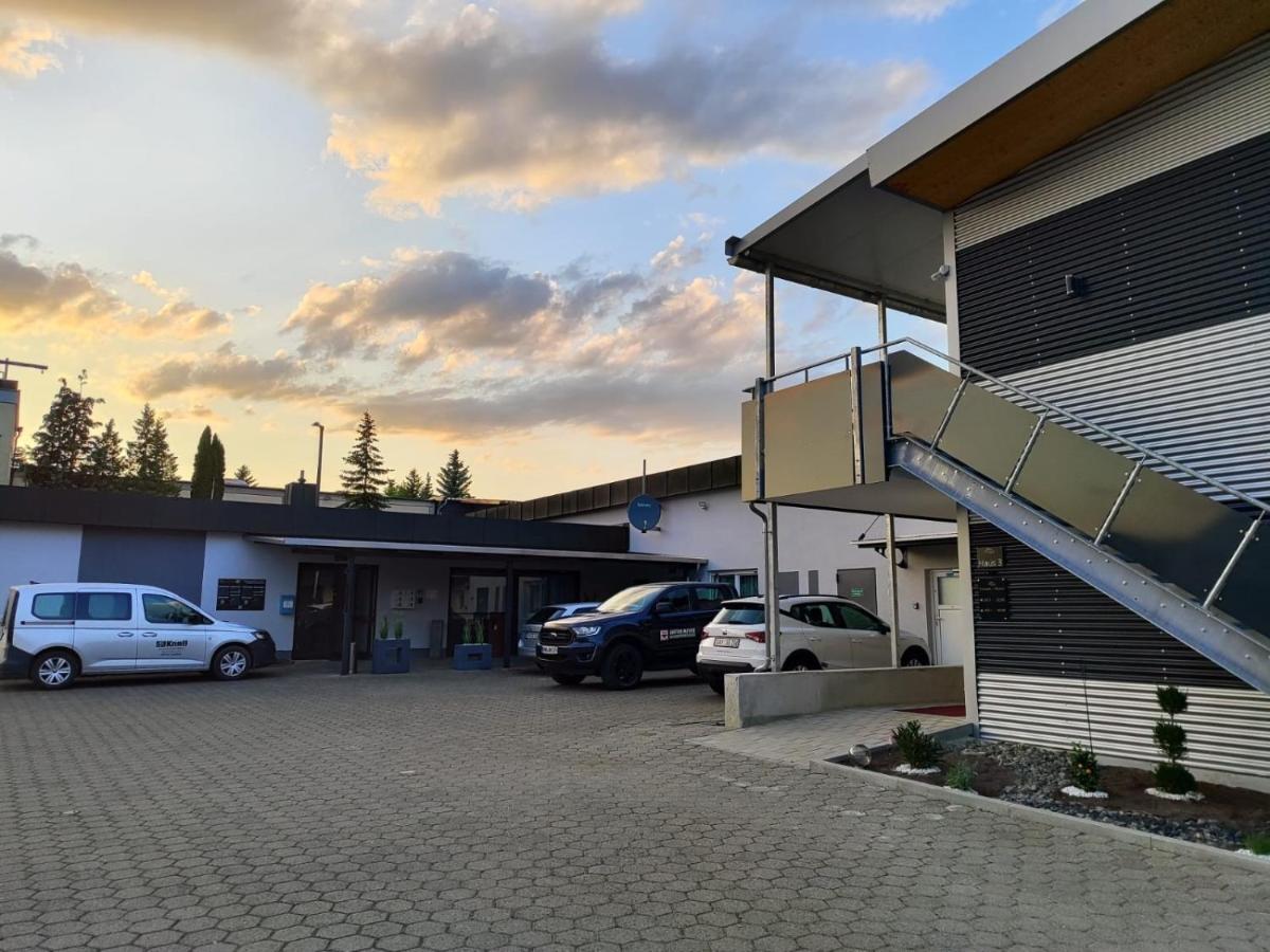 Gaestehaus Wuerzburg 24H Estenfeld ภายนอก รูปภาพ