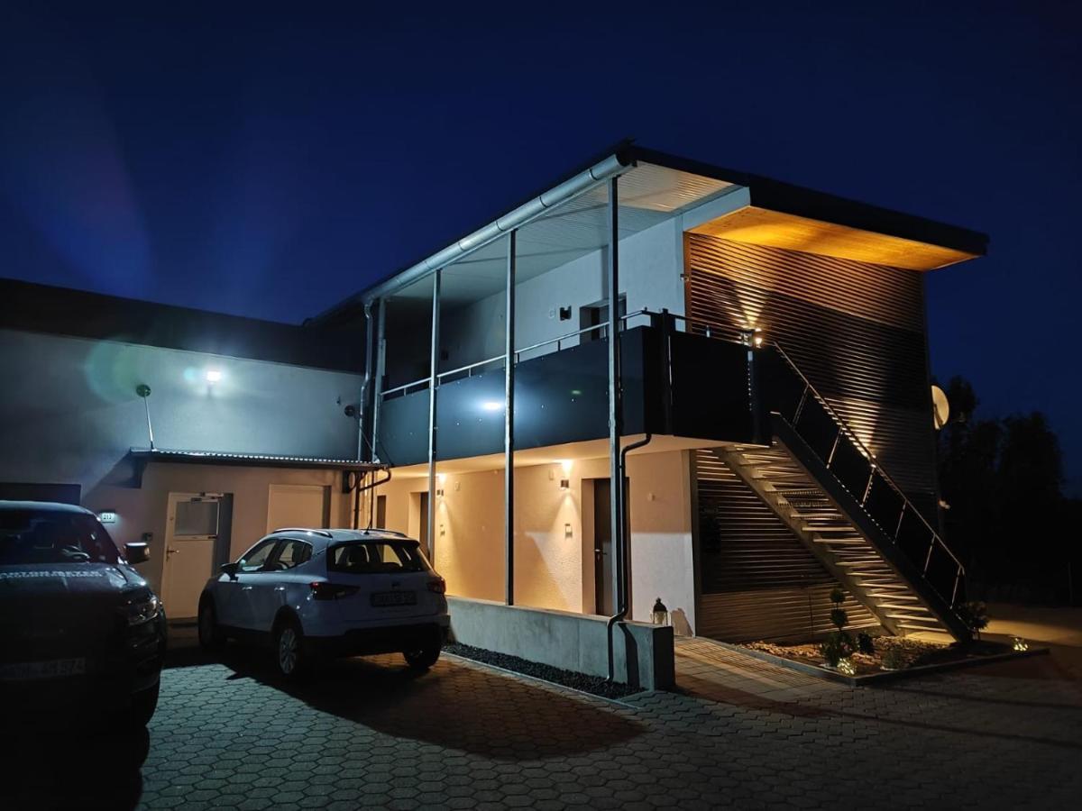 Gaestehaus Wuerzburg 24H Estenfeld ภายนอก รูปภาพ