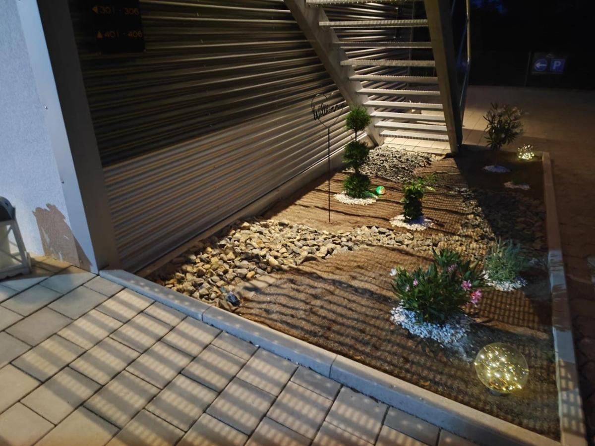 Gaestehaus Wuerzburg 24H Estenfeld ภายนอก รูปภาพ
