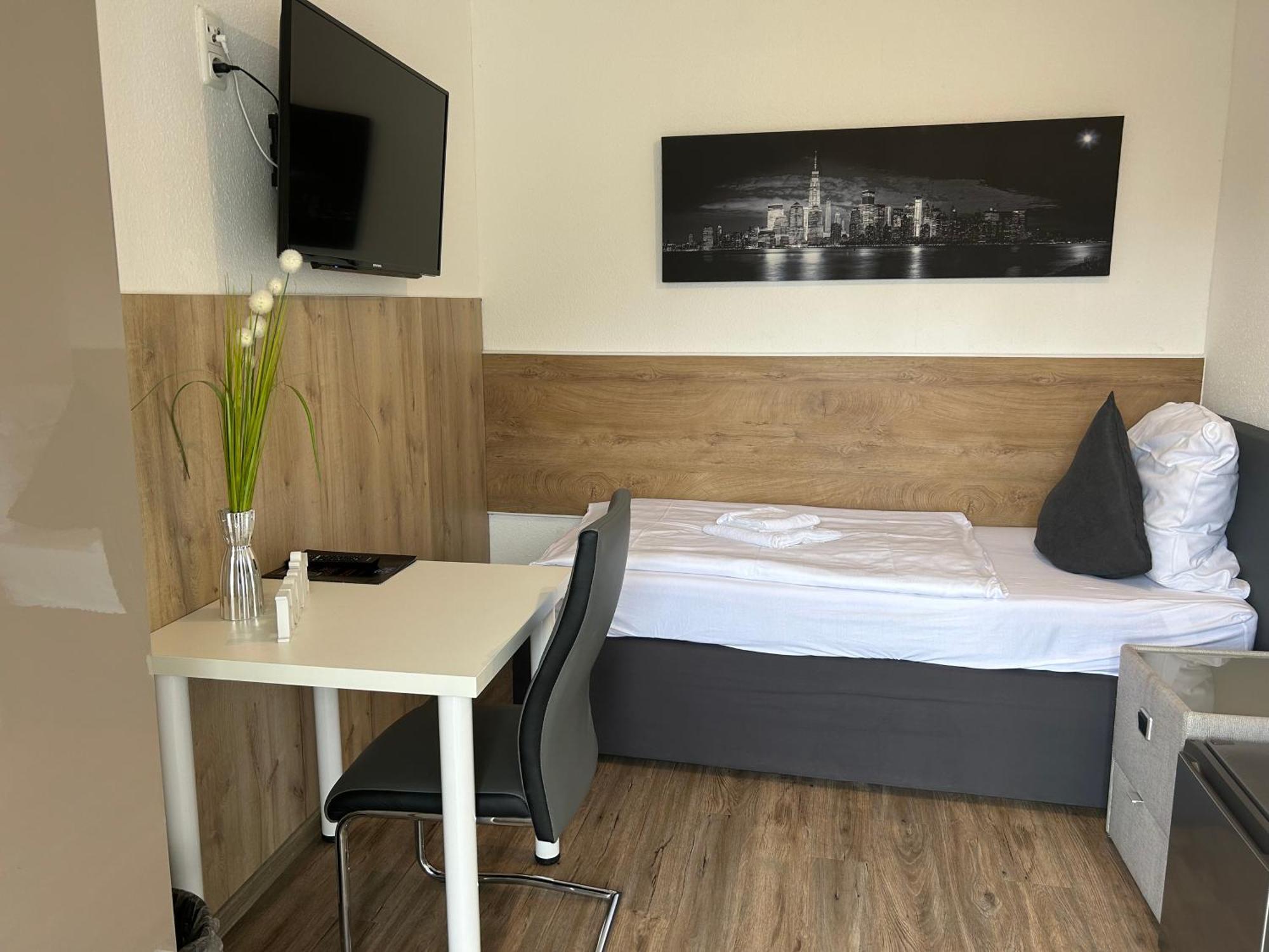 Gaestehaus Wuerzburg 24H Estenfeld ภายนอก รูปภาพ