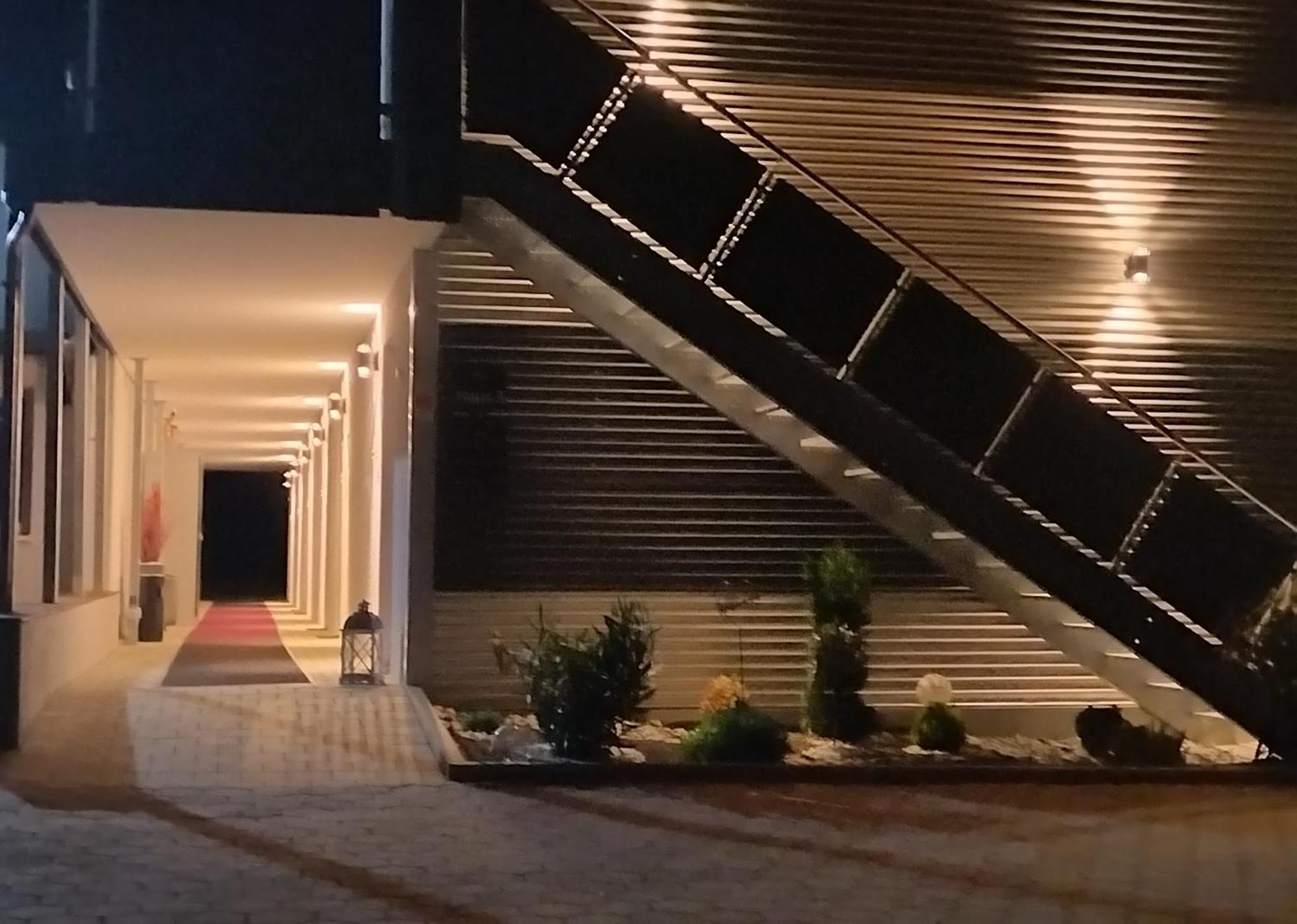 Gaestehaus Wuerzburg 24H Estenfeld ภายนอก รูปภาพ