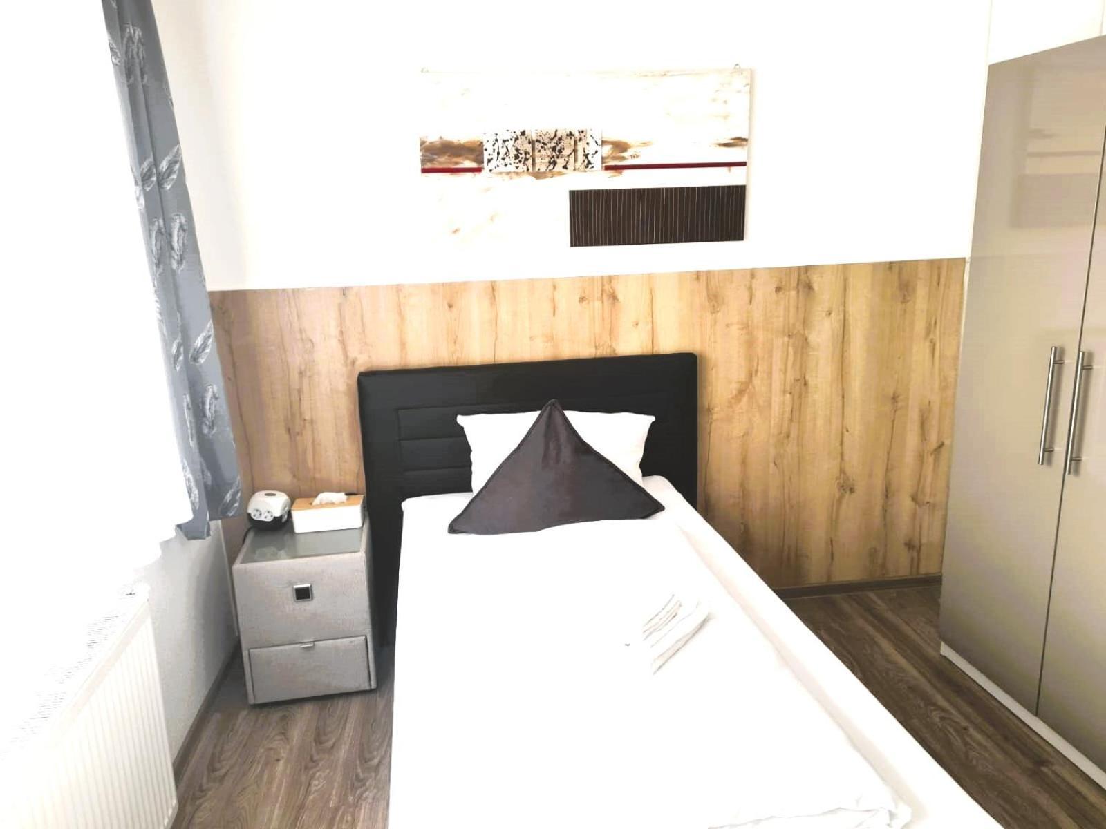 Gaestehaus Wuerzburg 24H Estenfeld ภายนอก รูปภาพ