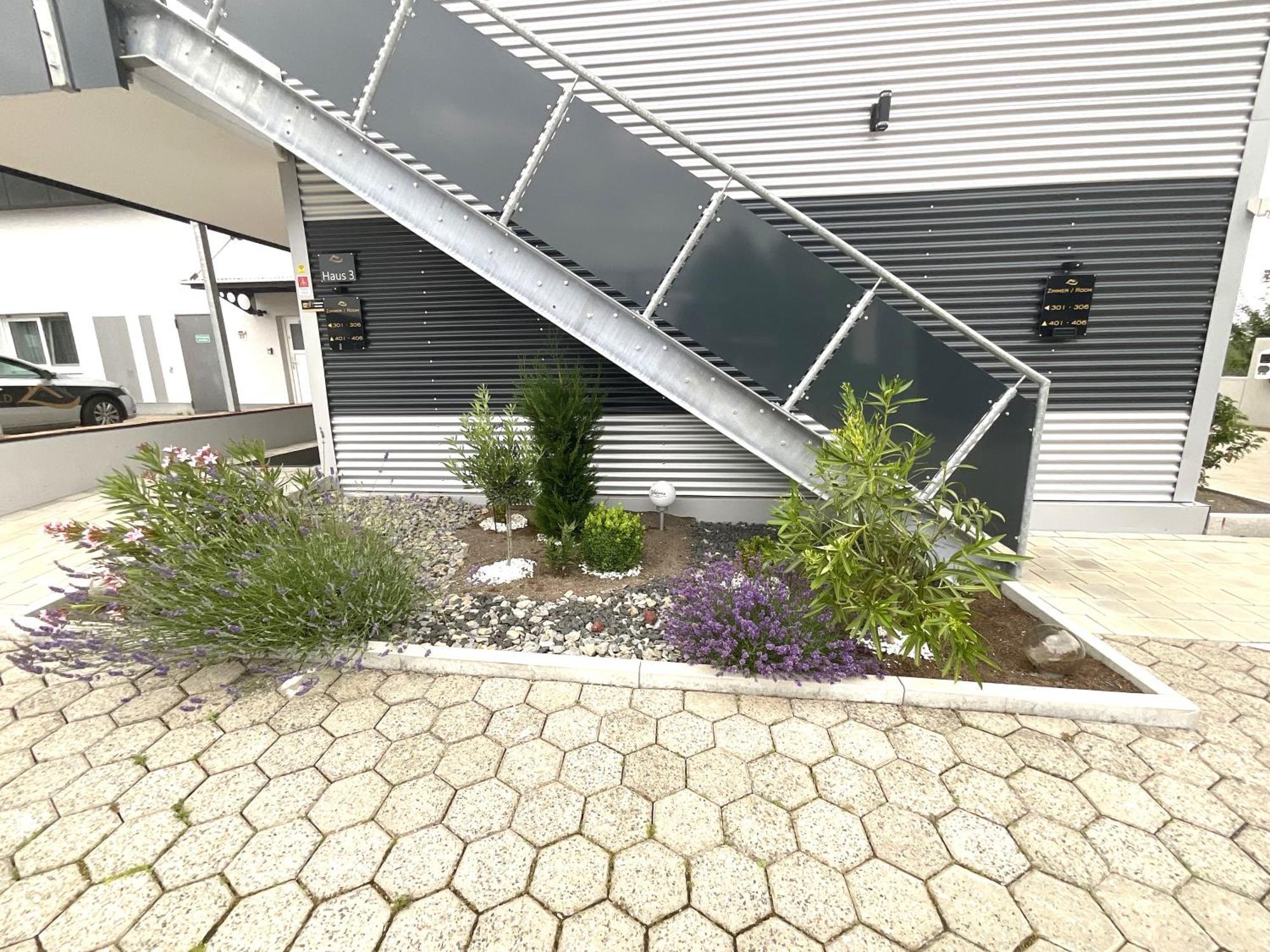 Gaestehaus Wuerzburg 24H Estenfeld ภายนอก รูปภาพ