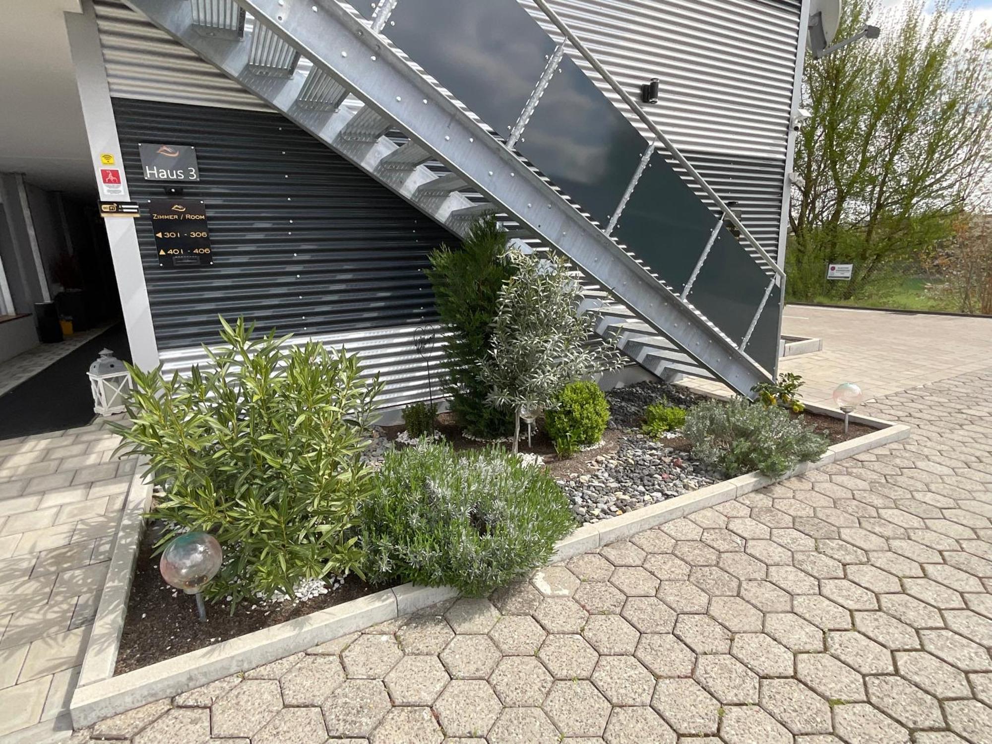Gaestehaus Wuerzburg 24H Estenfeld ภายนอก รูปภาพ